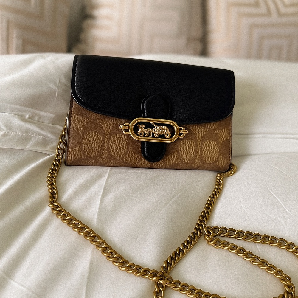 👜 Coach Jade Chain Crossbody in Signature Canvas & Smooth Leather